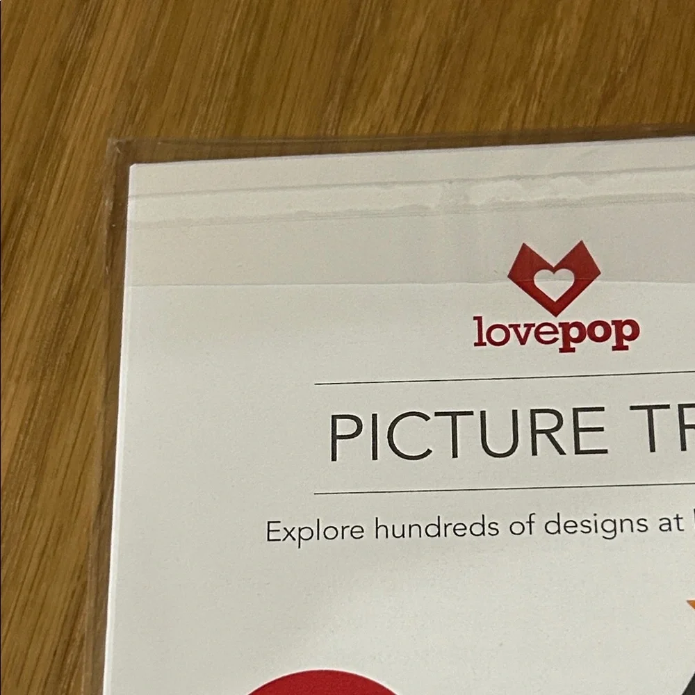 LovePop Christmas Picture Tree - Picture 3 of 14